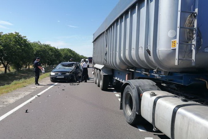 Опасный обгон: в результате аварии во Флорештах пострадали два человека