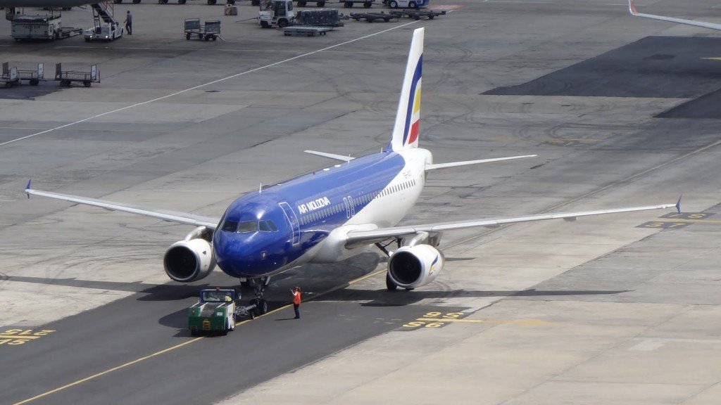 Самолёт Air Moldova совершил аварийную посадку в Турции. Рейсы задерживаются