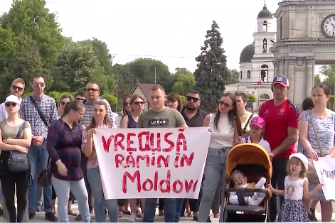Мы уедем из страны, другого выхода нет: Участники программы Prima Casа вышли на протест