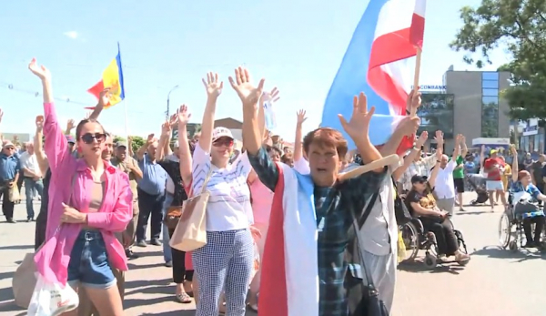 Митингующие в Гагаузии заявили о готовности перекрывать дороги и идти на Кишинев