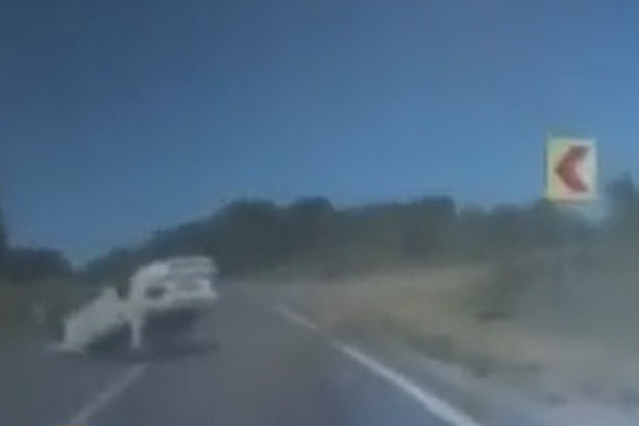 Момент аварии в Страшенах попал на видео регистратора полиции