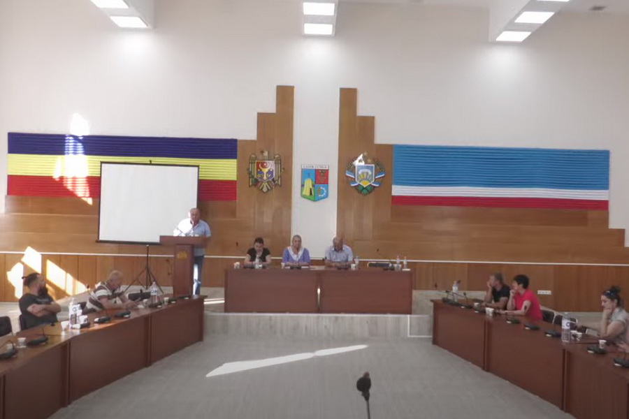 «Можем потерять 15 миллионов»: Власти Чадыр-Лунги требуют от депутатов НСГ выделить деньги на реконструкцию конефермы
