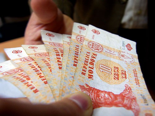 Жизнь в кредит: в июне этого года жители Молдовы взяли на 9% займов больше, чем в 2021-м