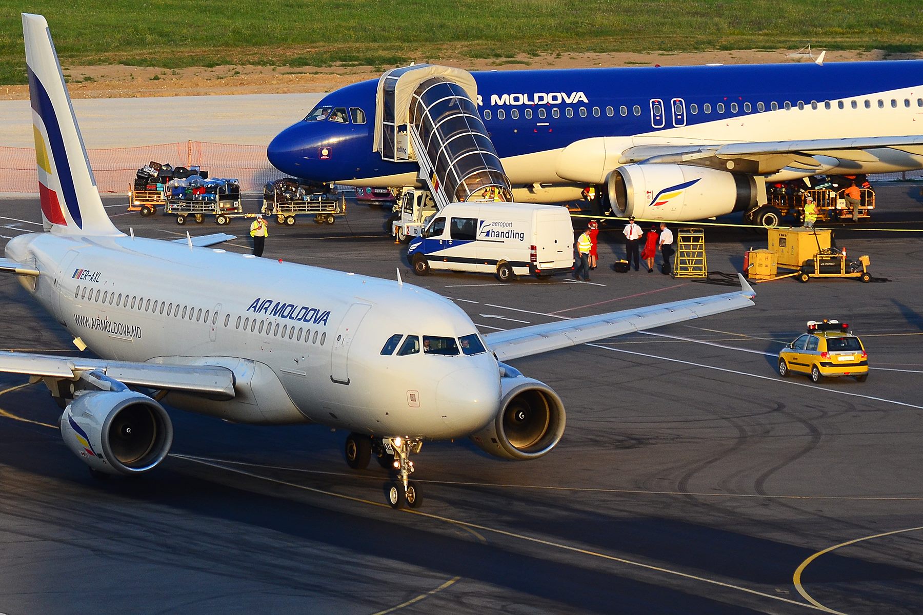Air Moldova предупредила о задержании рейсов