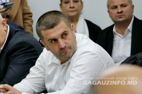 Леонид Киося о фракции Gagauz Sesi: это ячейка PAS с зарплатами до 15 тысяч лей