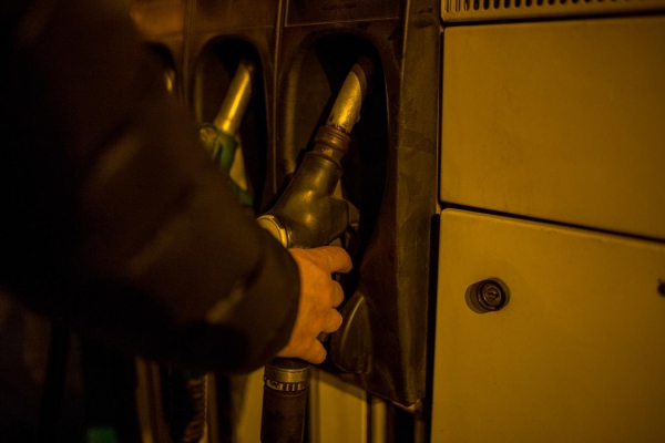 Топливо продолжает дешеветь: НАРЭ объявило новые цены