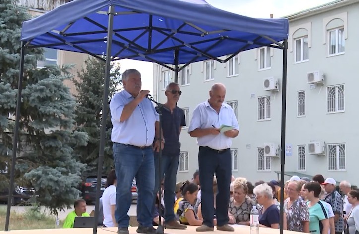 Митингующие в Чадыр-Лунге: власти Молдовы «погрязли в коррупции» и не справляются со своими обязанностями