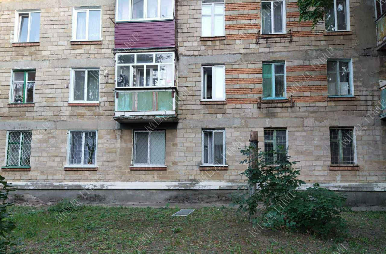 Ребенок впал в кому после падения из окна второго этажа