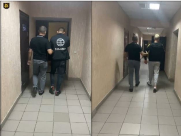 Попросили позвонить: у жителя столицы посреди улицы украли мобильный телефон