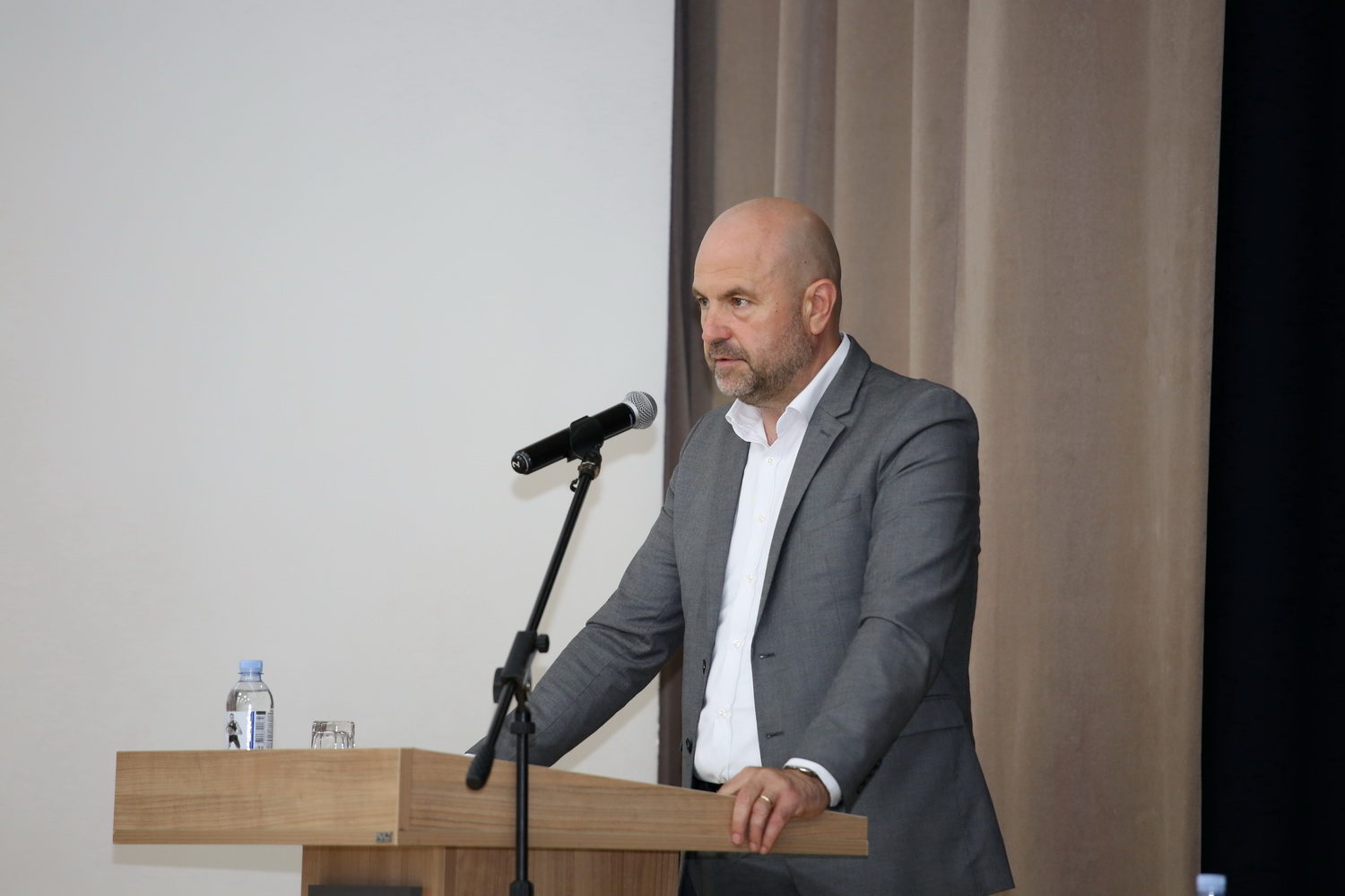 Развалить или сохранить? Министр сельского хозяйства о будущем конефермы «АТ-Пролин»