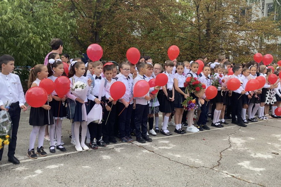 «На старт, внимание, звонок!»: впервые за 32 года в гимназии Баурчи приняли начальные классы