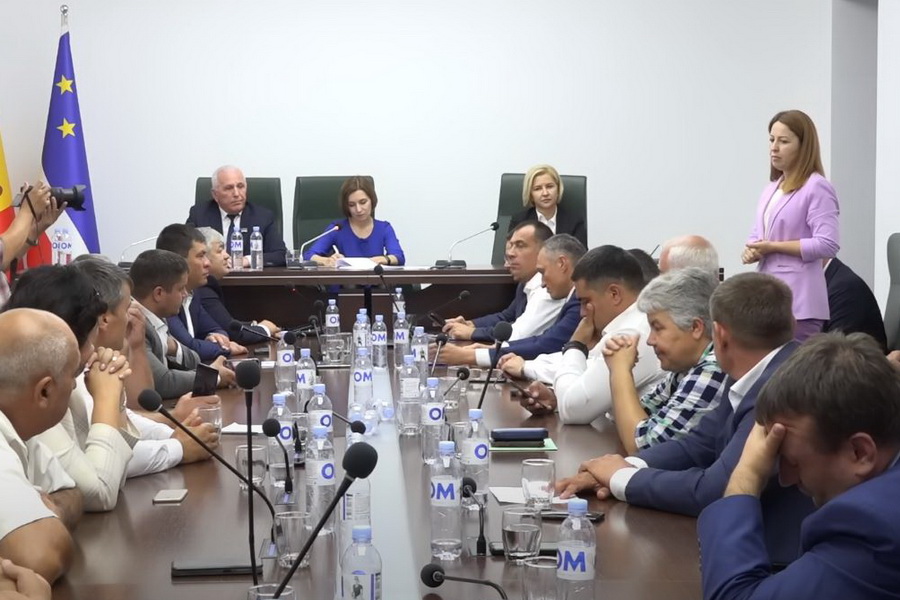 На развитие гагаузского языка: Власти Гагаузии призвали президента выделить 2,5 миллиона