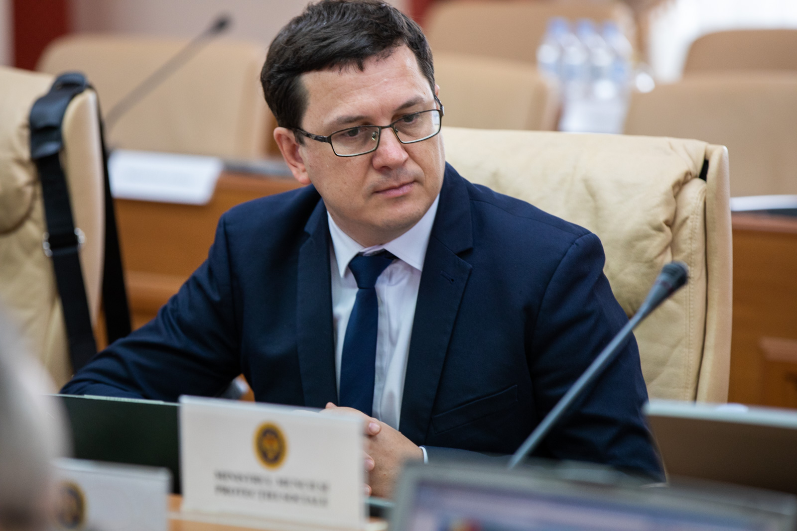 Минтруда готовит повышение зарплат и дополнительные выплаты некоторым категориям соцработников