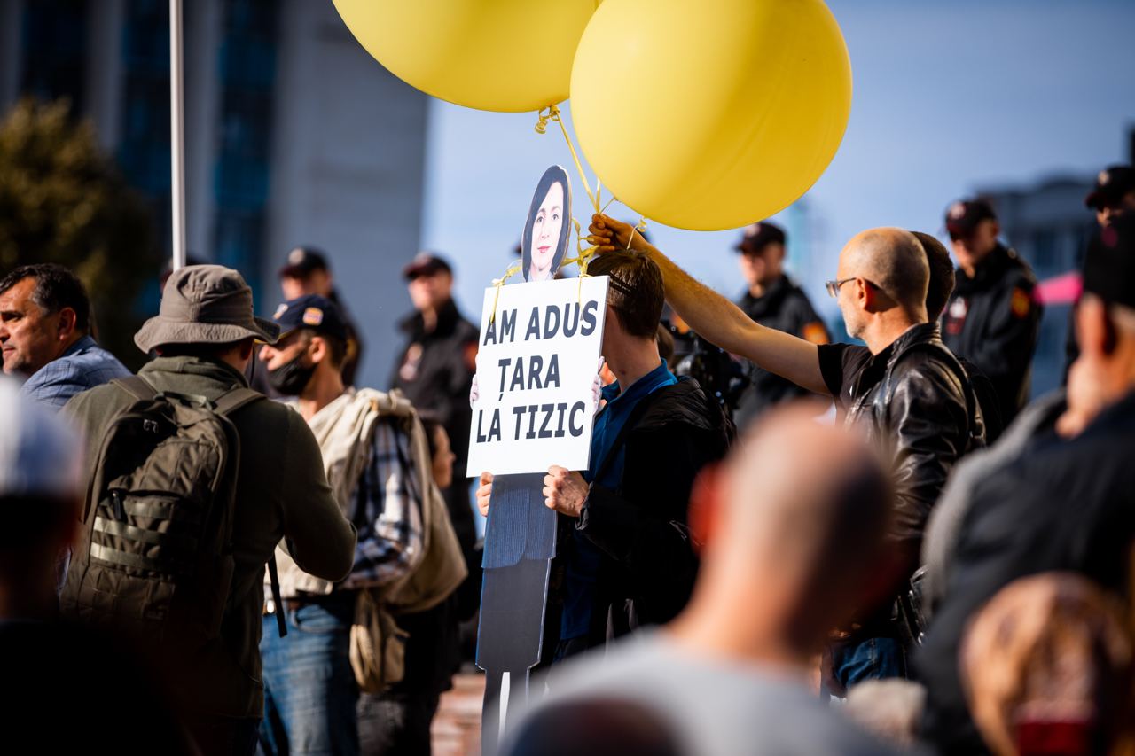 «Моей отставки требуют воры». Санду о протестах в Молдове и наказании за оправдание войны