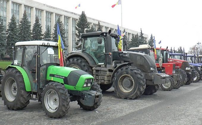 Молдавские аграрии готовы вывести сельхозтехнику на центральную площадь Кишинева