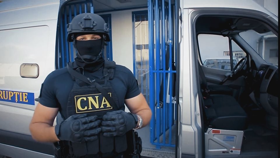 Ущерб на 10 млн евро. Сотрудников молдавского банка задержали за мошенничество