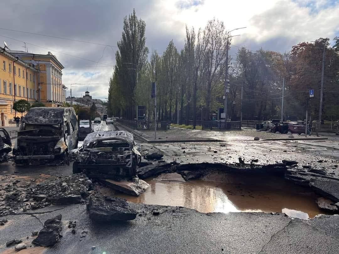 Месть за Крымский мост? Россия подвергла массированному ракетному обстрелу города Украины