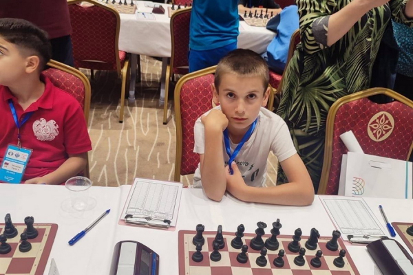 Чемпионат мира в Грузии: как выступил юный шахматист из Гагаузии