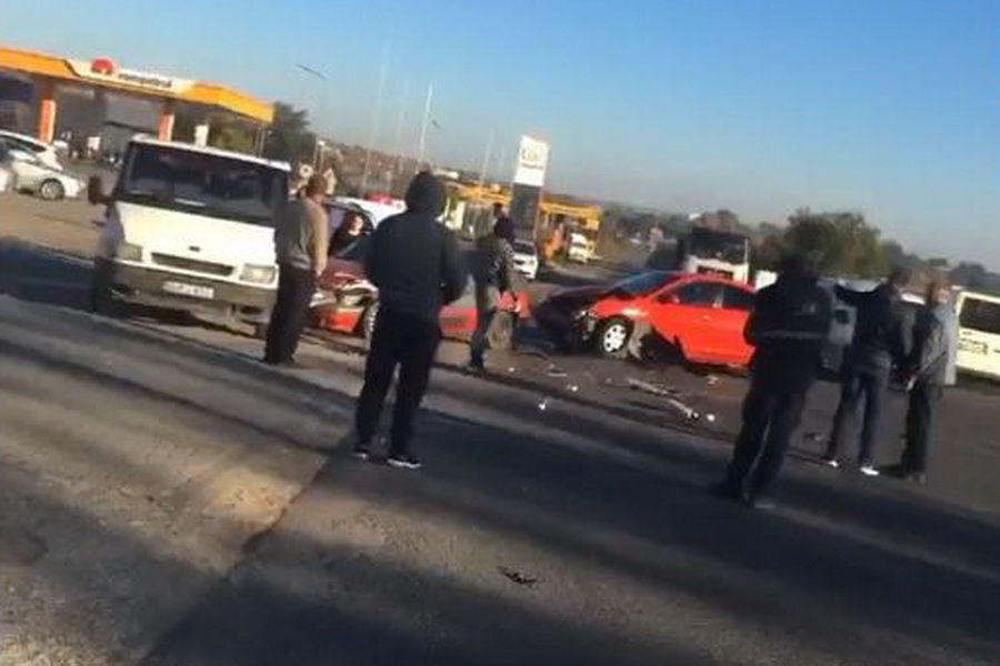 В Комрате столкнулись сразу три автомобиля