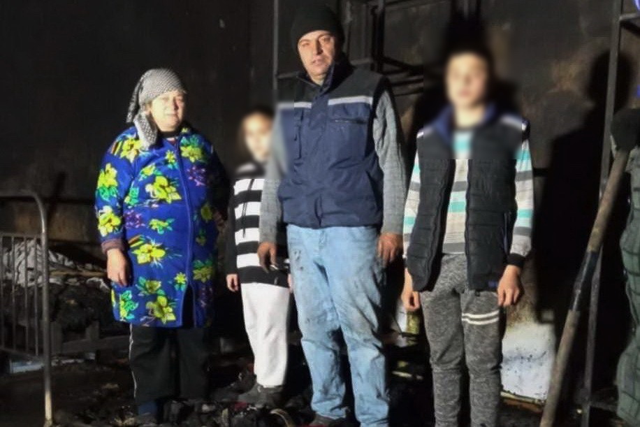 Пожар в Баурчи: семья с детьми осталась без дома