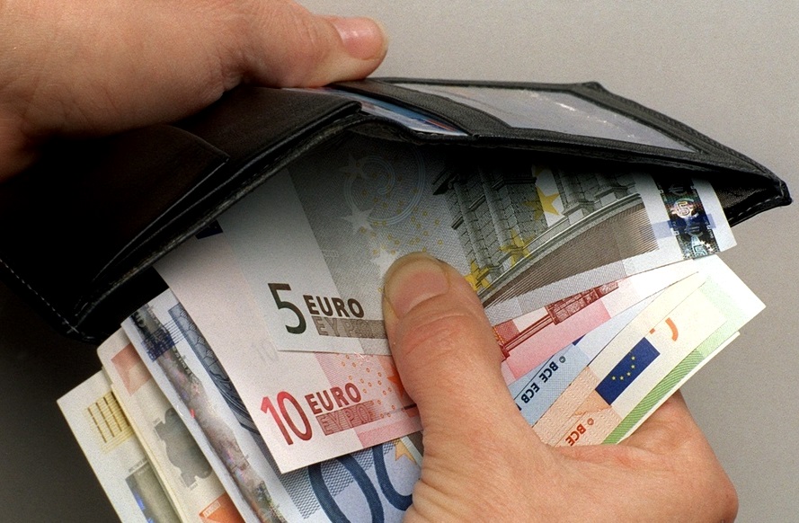 Сотрудница таможни задержана на 72 часа за взятку в 500 евро