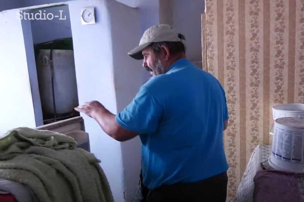 Хорошие времена в Молдове: Владельцы квартир в Каушанах построили печи