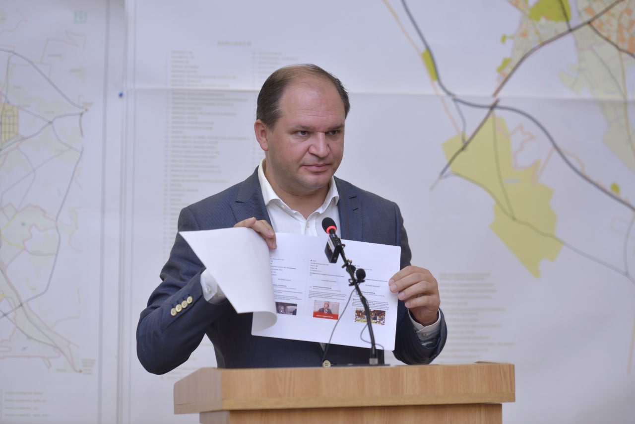 Чебан намерен подать в суд на Гаврилицу и Литвиненко: В качестве компенсации пусть подметают площадь