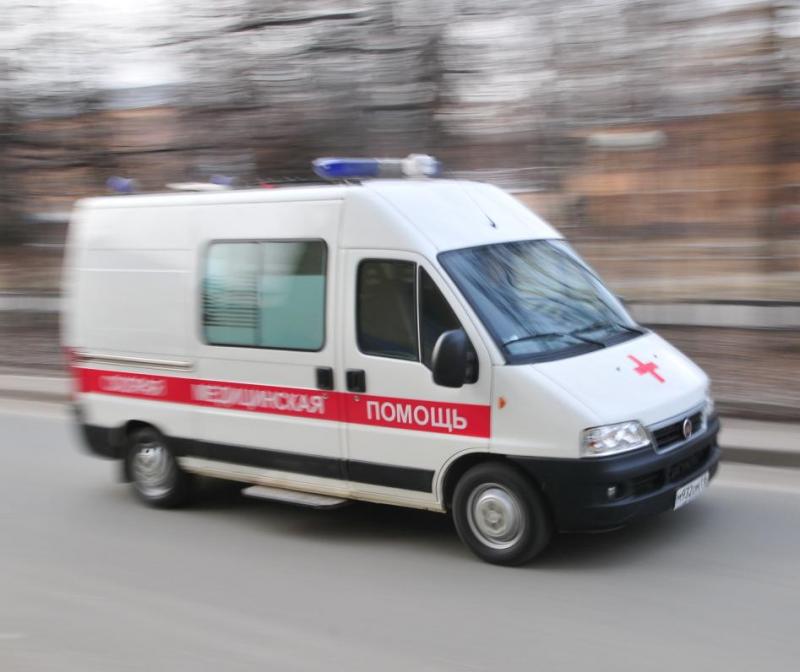 Врачи скорой помощи спасли пациента, у которого остановилось сердце