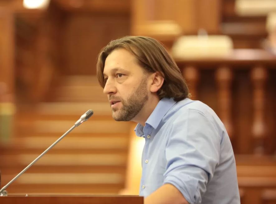 Депутат PAS: Если надо – померзнем одну зиму и посидим в темноте