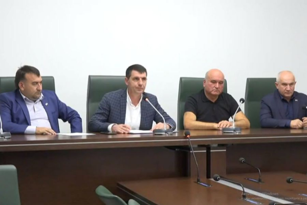 Фракцию Gagauz Sesi покинули 6 депутатов. Она потеряла большинство в Народном собрании