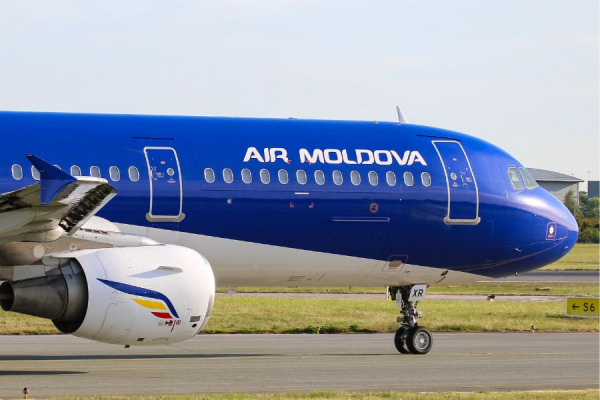 Самолет Air Moldova совершил экстренную посадку в Стамбуле