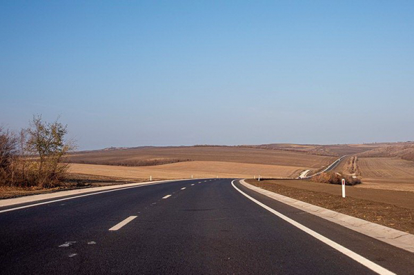 Хорошие новости для водителей: открыто движение по отремонтированной части дороги из Комрата до Кишинева