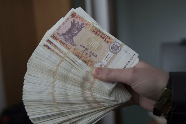 Где в Молдове выросла зарплата за последние месяцы? Статистика