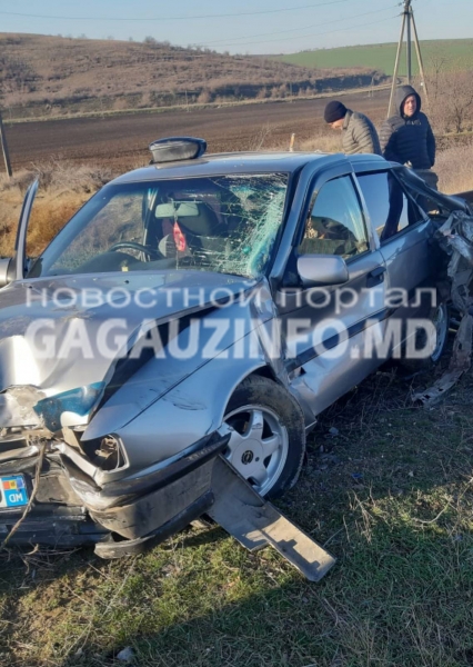 ДТП на переезде в Буджаке: локомотив протаранил автомобиль