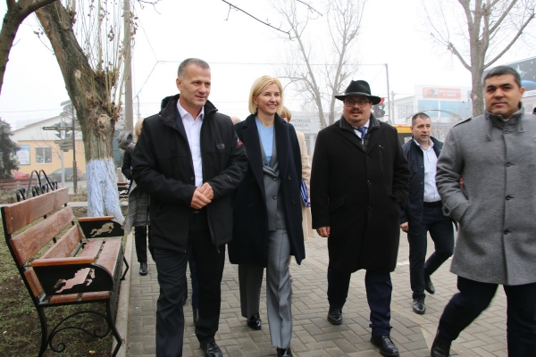 Посол Евросоюза посетил КГУ и информационный туристический центр в Комрате
