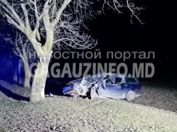 В груду металлолома превратился автомобиль после аварии в Копчаке; есть пострадавшие