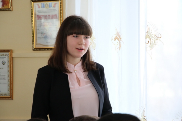 Премьер-министр в вулканештском лицее «Лучафэрул»: Образование – это приоритет государства