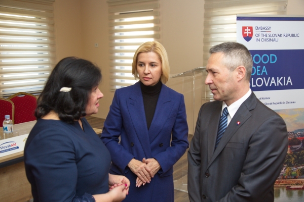 Более 200 жителей Гагаузии получили глюкометры от посольства Словакии 