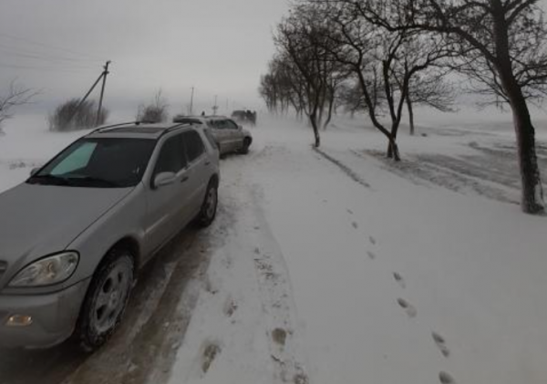Трасса Чумай-Вулканешты заблокирована, на месте буксуют десятки машин