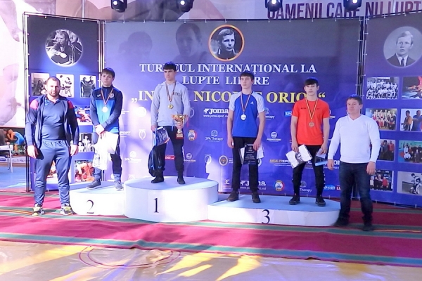 Борцы комратского спортлицея завоевали золотые медали на международном турнире