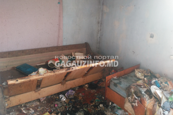 Пожар в многоквартирном доме Комрата: пожарные потушили пламя