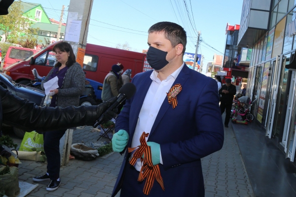 В Гагаузии всем желающим раздают георгиевские ленточки