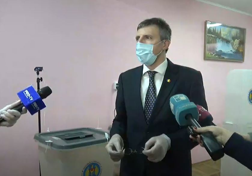 Дорин Киртоакэ на избирательном участке: «Я проголосовал за объединение с Румынией»