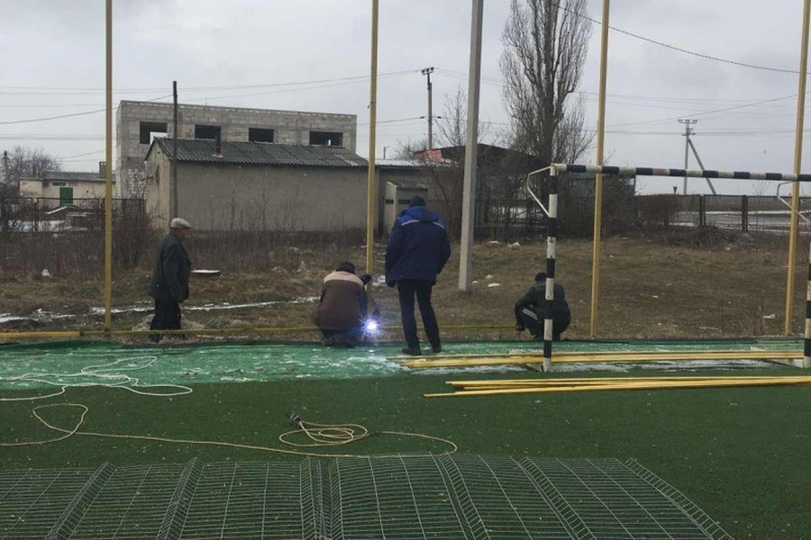 Вопреки пандемии. В Чадыр-Лунге ремонтируют детскую площадку и обещают строить новые