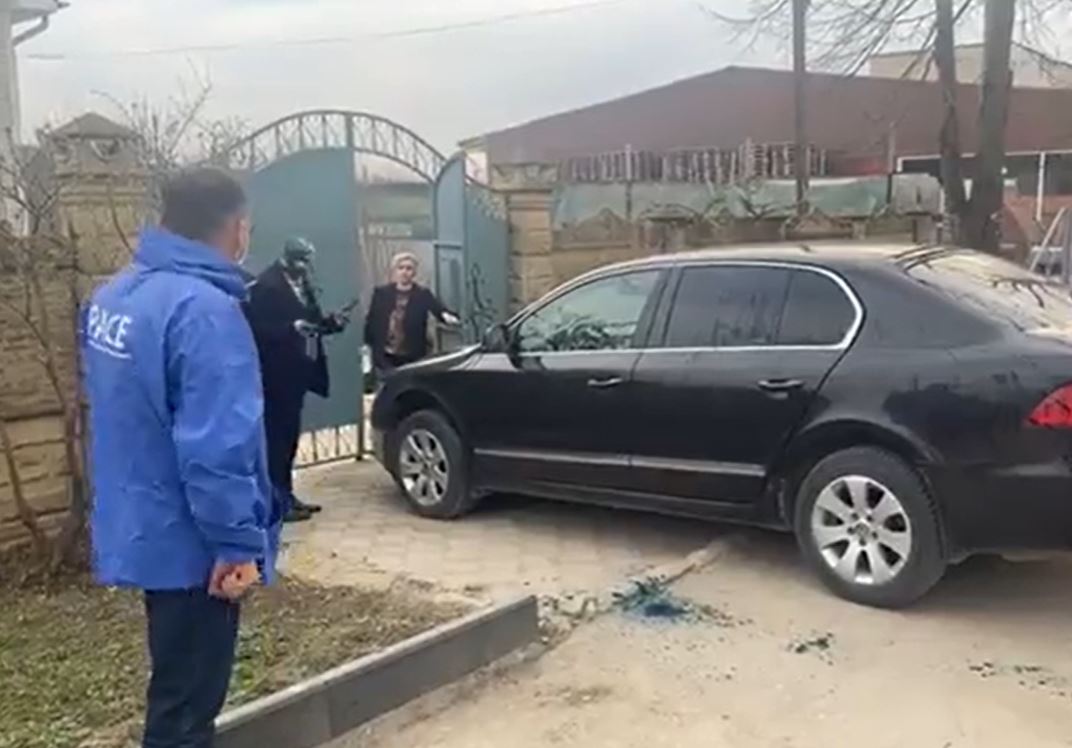 Замглаву одного из районов облили зеленкой