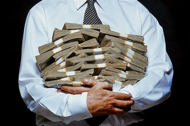 Зарплаты в тысячу евро и питание за госсчет: сколько зарабатывают и чем владеют гагаузские депутаты