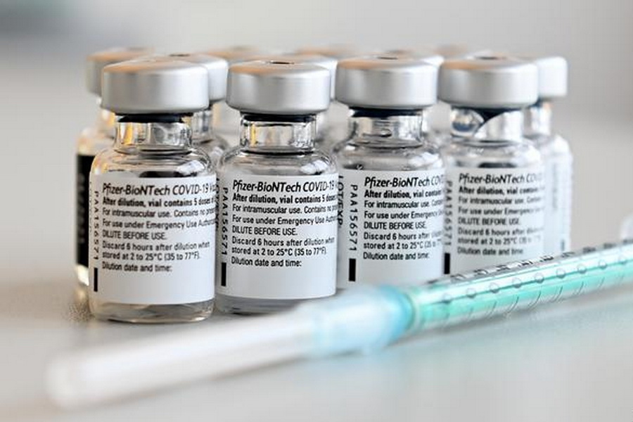В Минздраве анонсировали доставку 200 тысяч доз вакцины Pfizer