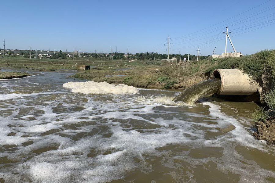 Рост уровня воды на озере едва не привел к трагедии в Комрате