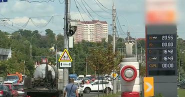 Одна из автозаправочных сетей повысила цены на бензин марки А-95