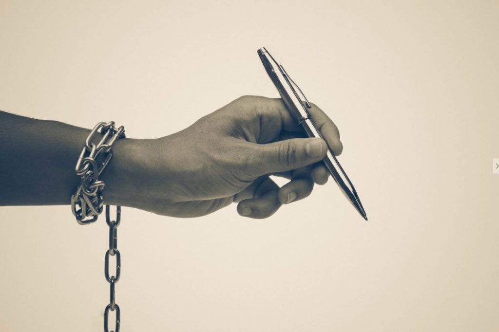 Нападки Олега Гаризан на прессу: что ответили в администрации президента